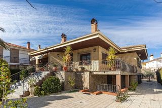 Chalet en venta en Guadix