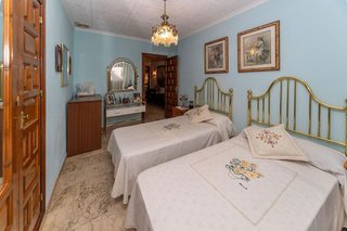 Chalet en venta en Guadix