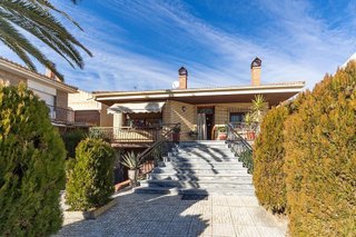 Chalet en venta en Guadix
