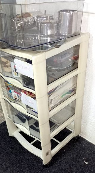 Torre de almacenamiento 4 cajones plástico duro