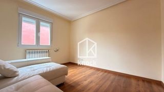 Piso en venta en Milán - Pumarín - Teatinos en Oviedo