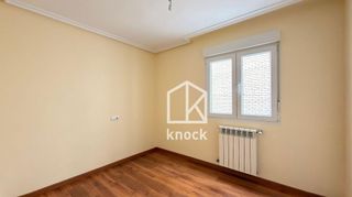 Piso en venta en Milán - Pumarín - Teatinos en Oviedo