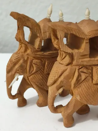 Coppia elefanti intagliati legno sandalo India