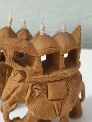 Coppia elefanti intagliati legno sandalo India