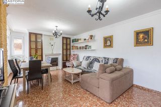 Casa adosada en venta en Ogíjares