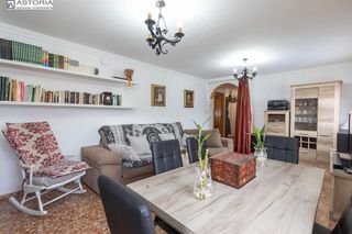 Casa adosada en venta en Ogíjares