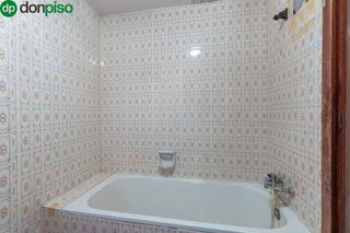 Piso en venta en Polígono Cartuja – La Paz en Granada
