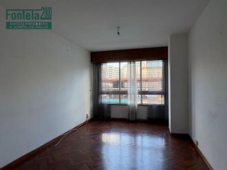 Piso en venta en Cuatro Caminos - Plaza de la Cubela en Coruña (A)
