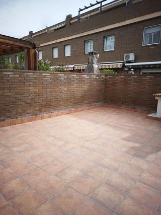 Casa adosada en alquiler en Montigalà -Sant Crist en Badalona