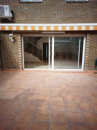 Casa adosada en alquiler en Montigalà -Sant Crist en Badalona