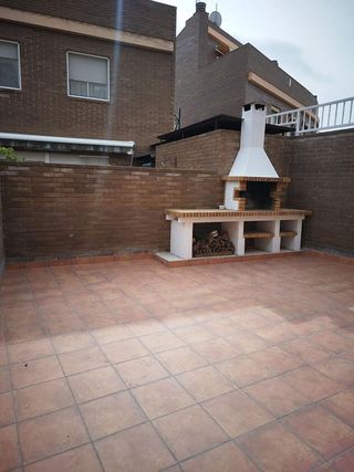 Casa adosada en alquiler en Montigalà -Sant Crist en Badalona