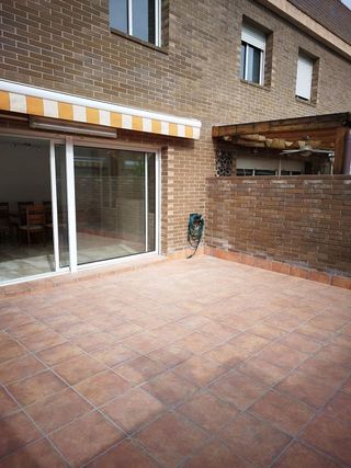 Casa adosada en alquiler en Montigalà -Sant Crist en Badalona