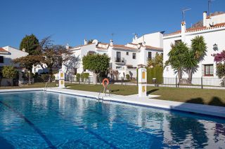 Casa adosada en venta en Las Cancelas - Valdeolletas en Marbella