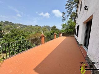 Chalet en venta en Torrelles de Llobregat