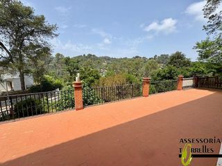 Chalet en venta en Torrelles de Llobregat