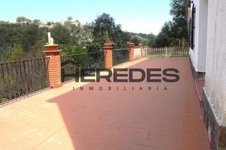 Chalet en venta en Torrelles de Llobregat