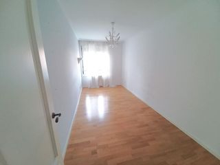 Piso en venta en Portillejo - Valdegastea en Logroño