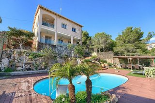Chalet en venta en Eixample Residencial en Roda de Barà