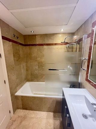 Casa adosada en venta en Nueva Andalucía centro en Marbella