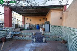 Casa adosada en venta en Avda. De los Ogíjares en Armilla