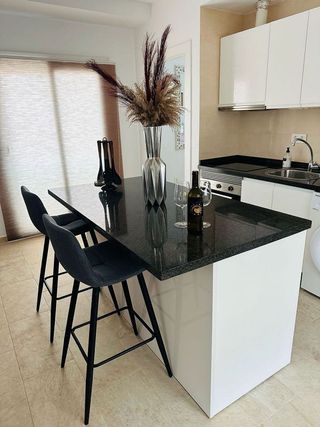 Piso en venta en La Carihuela en Torremolinos