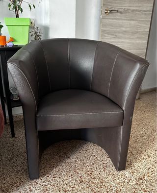Butaca marrón piel sintética