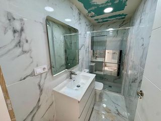 Casa adosada en venta en Iznalloz