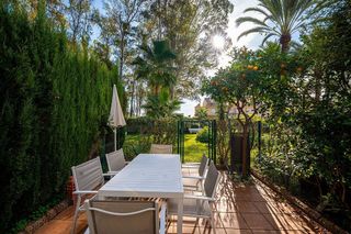 Casa adosada en venta en El Padrón - El Velerín - Voladilla en Estepona
