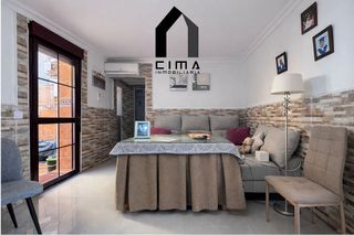 Casa adosada en venta en Gibraleón