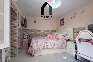 Casa adosada en venta en Gibraleón