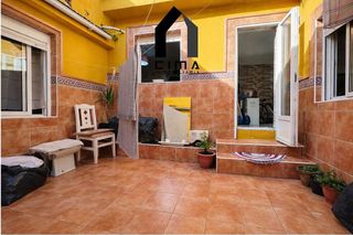 Casa adosada en venta en Gibraleón