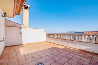 Casa adosada en venta en Zubia (La)