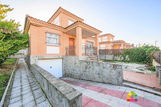 Chalet en venta en Olías del Rey