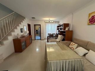 Casa adosada en venta en Camas