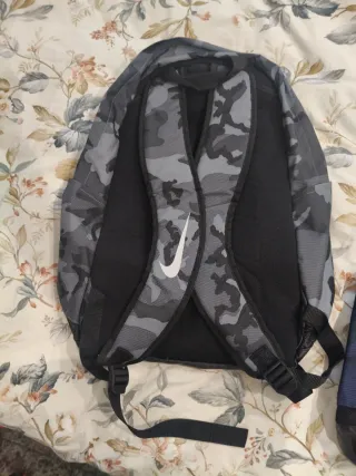 Mochilas Nike (sirven como equipaje de mano)