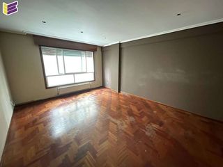 Piso en venta en Travesía de Vigo - San Xoán en Vigo