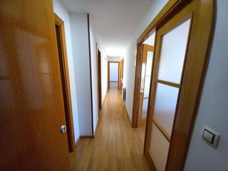 Piso en venta en Linares