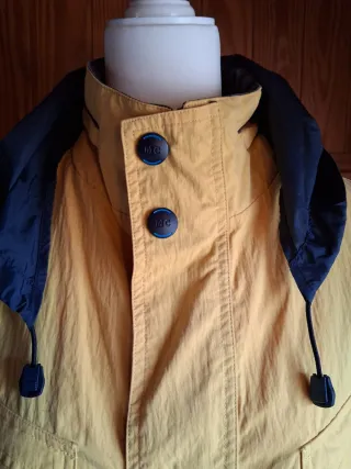 Chaqueta cortavientos hombre amarilla