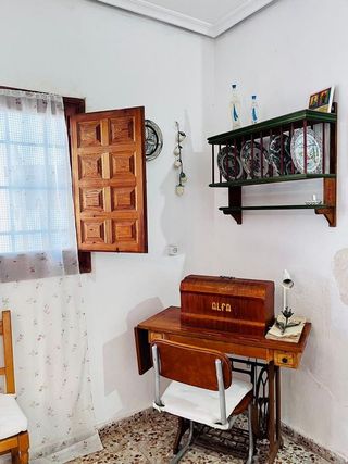 Chalet en venta en Peña de las Águilas en Elche