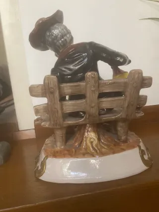 Statua Capodimonte Uomo Seduto