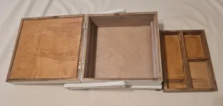 Pequeño costurero blanco envejecido