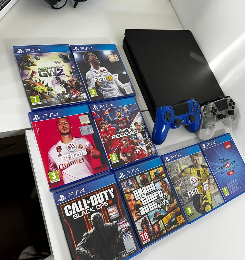 PS4 Slim Negra + 8 Juegos + 2 Mandos afbeelding 2