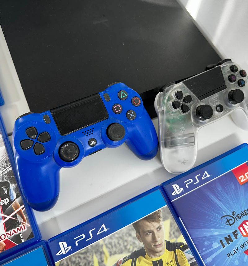 PS4 Slim Negra + 8 Juegos + 2 Mandos afbeelding 3