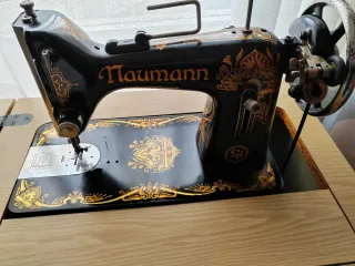 Máquina de coser Naumann de colección