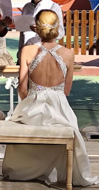 Vestido de Novia Blanco con Detalles