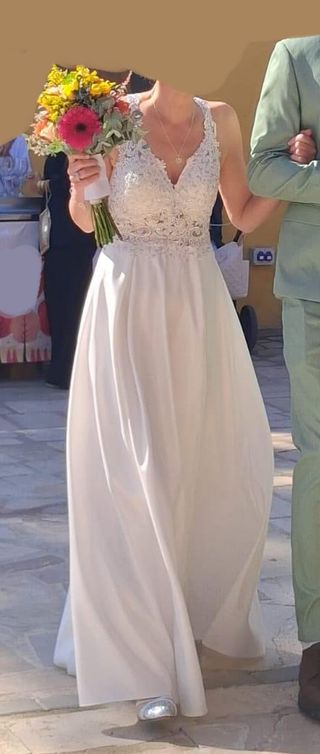 Vestido de Novia Blanco con Detalles