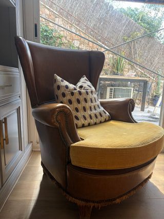 Sillón vintage polipiel marrón y amarillo
