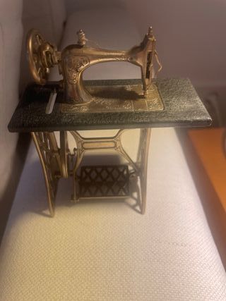 Mini Máquina de coser decorativa pequeña