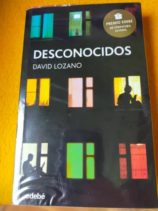 DESCONOCIDOS: Premio EDEBÉ de Literatura Juveni...