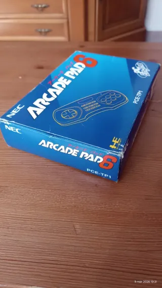 Mando PC Engine Arcade Pad 6 completo